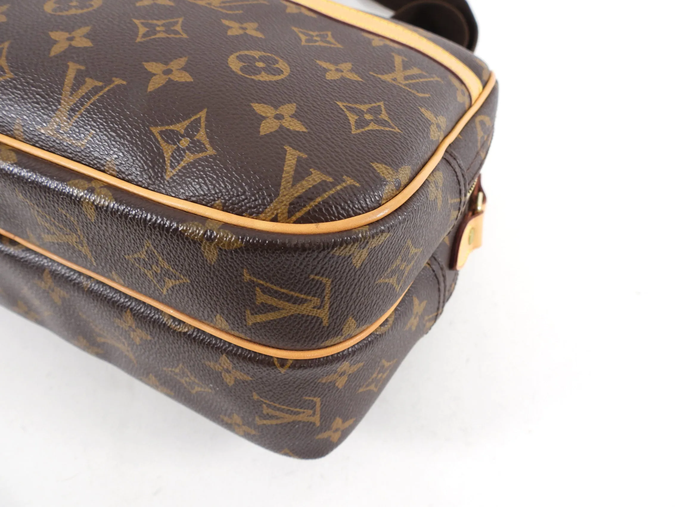 Louis Vuitton Vintage Monogram Reporter GM Messenger Bag