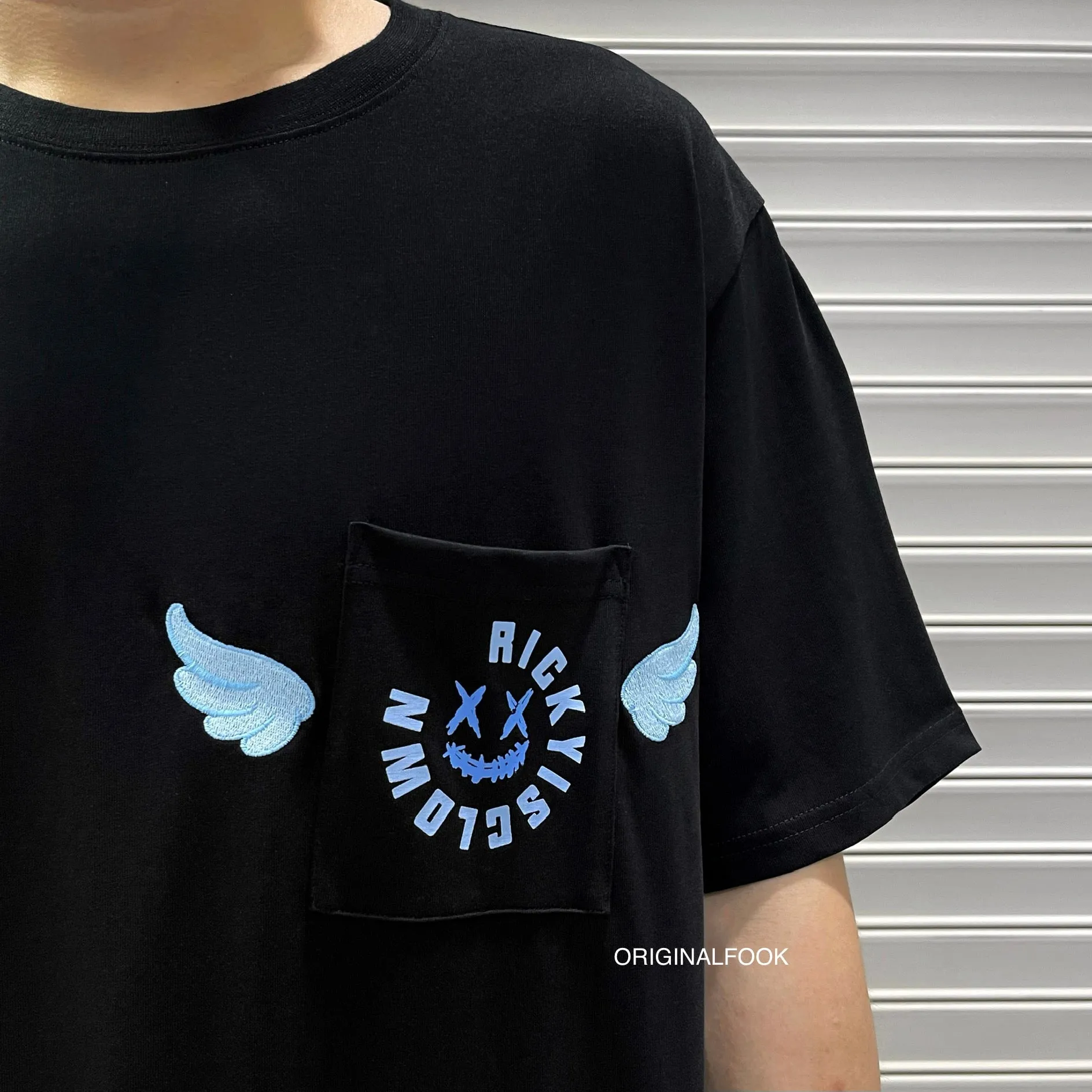 Rickyisclown [RIC] Embroidered Angel Wings Pocket Tee Black [R9210508f-GGGG]