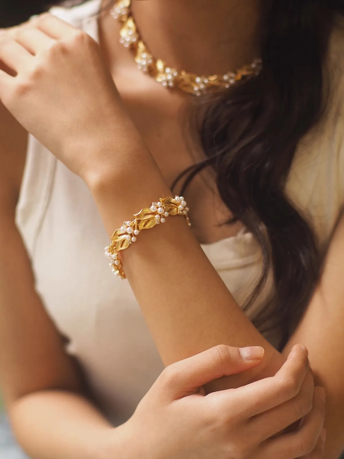 Vintage Leaf Pearls Bracelet