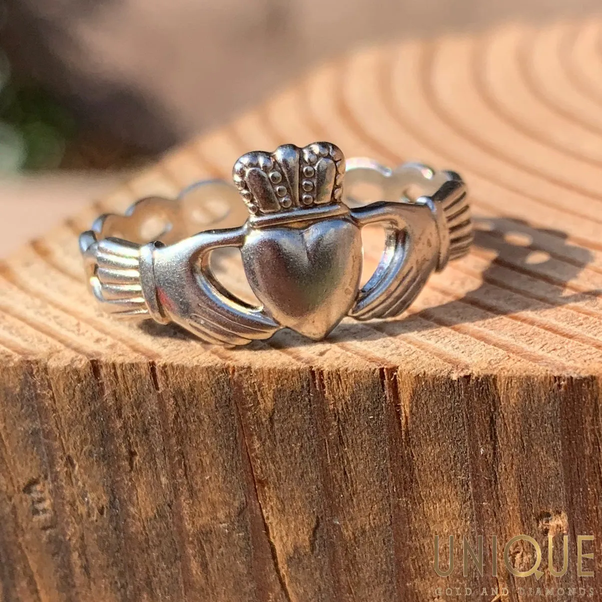 Vintage Sterling Silver Claddagh Ring